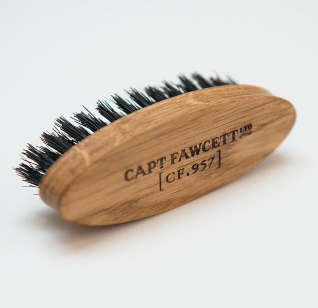 Kartáč na knírek Captain Fawcett